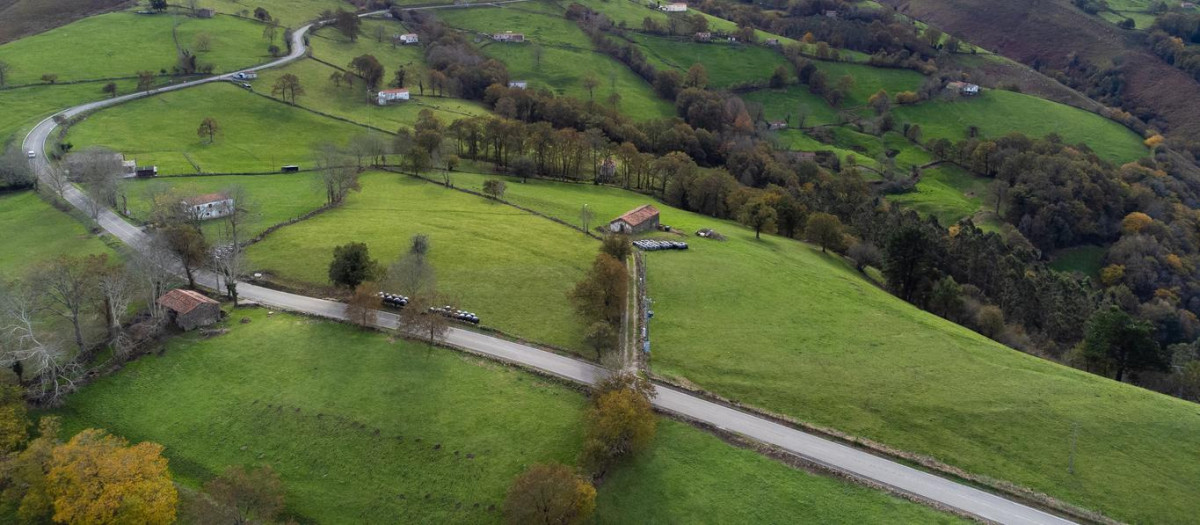Carretera por los Valles Pasiegos de Cantabria