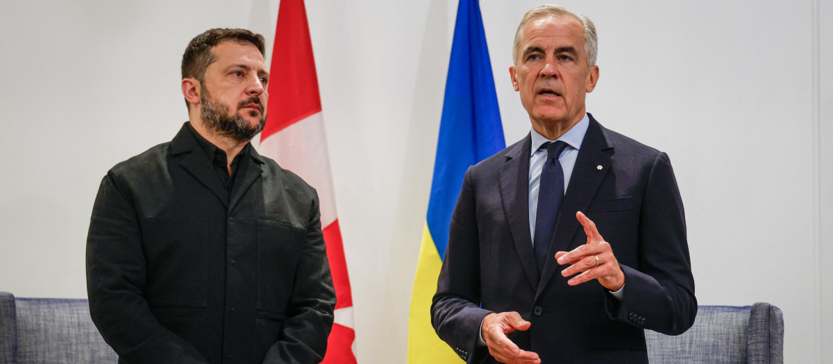 Volodimir Zelenski, presidente de Ucrania, y el primer ministro de Canadá Mark Carney en Calgary, Alberta