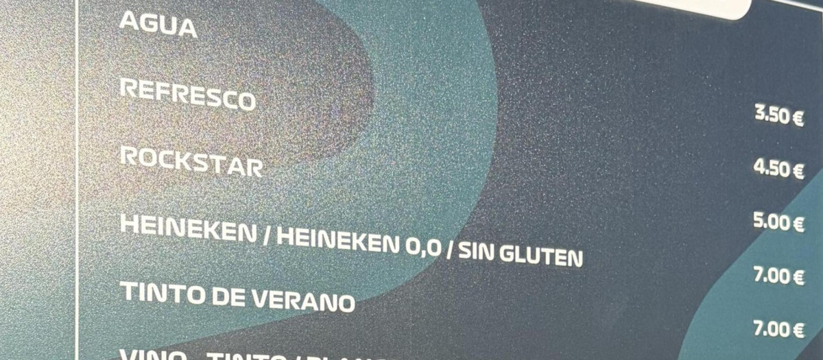 Listado de precios en el interior del recinto