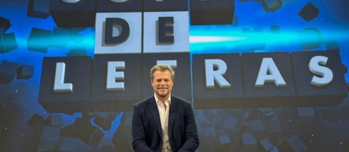 Imagen del presentador de 'Sopa de letras', Jota Abril