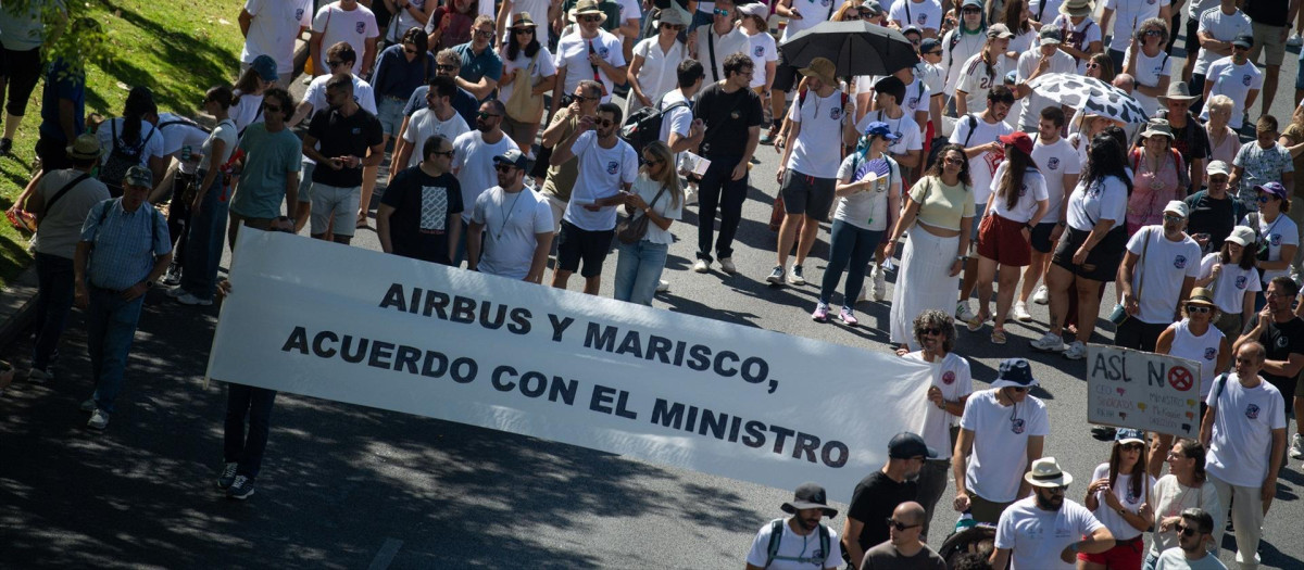 Trabajadores de Airbus manifestándose.