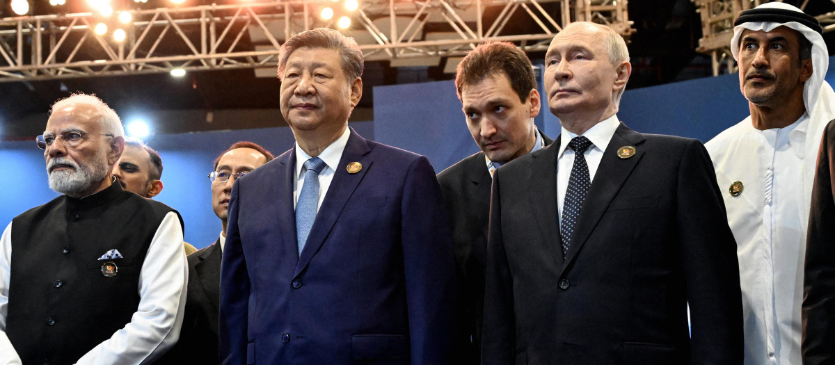 El primer ministro de India Narendra Modi y los presidentes Xi Jinping y Vladímir Putin en Nueva Delhi