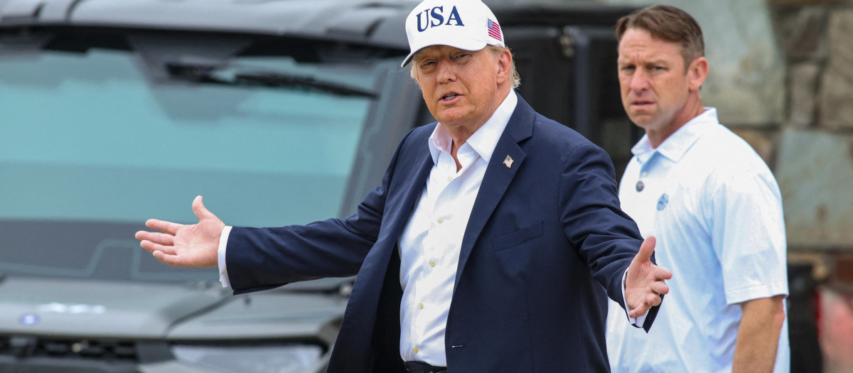 El presidente de EE.UU. Donald Trump en un torneo de golf en Irlanda
