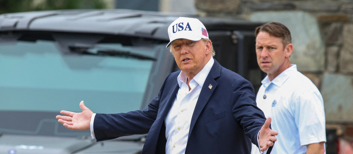 El presidente de EE.UU. Donald Trump en un torneo de golf en Irlanda