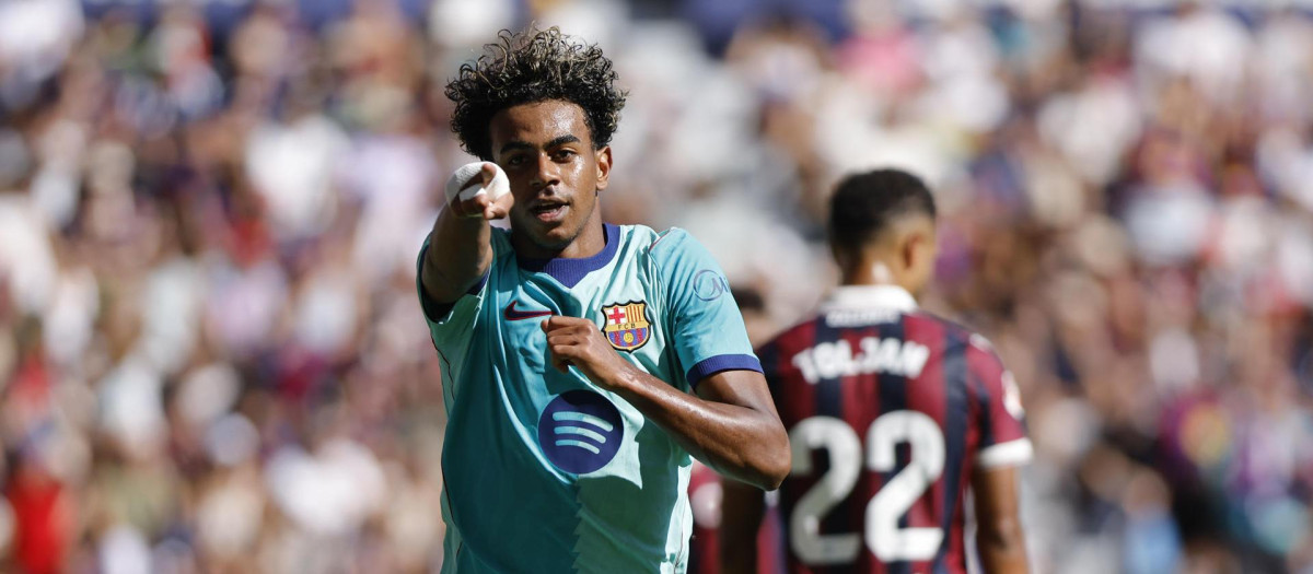 Lamine Yamal celebra un gol ante el Levante