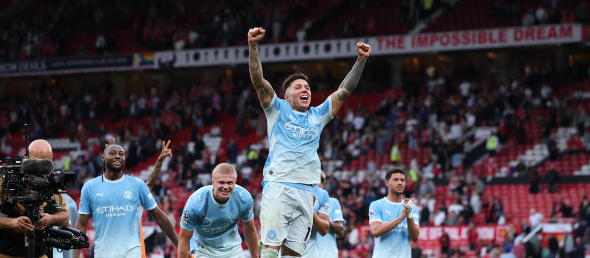 Los jugadores del City celebran la victoria ante el United