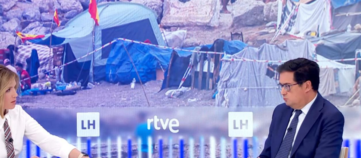 Silvia Intxaurrondo y Óscar López, este lunes en La Hora de La 1