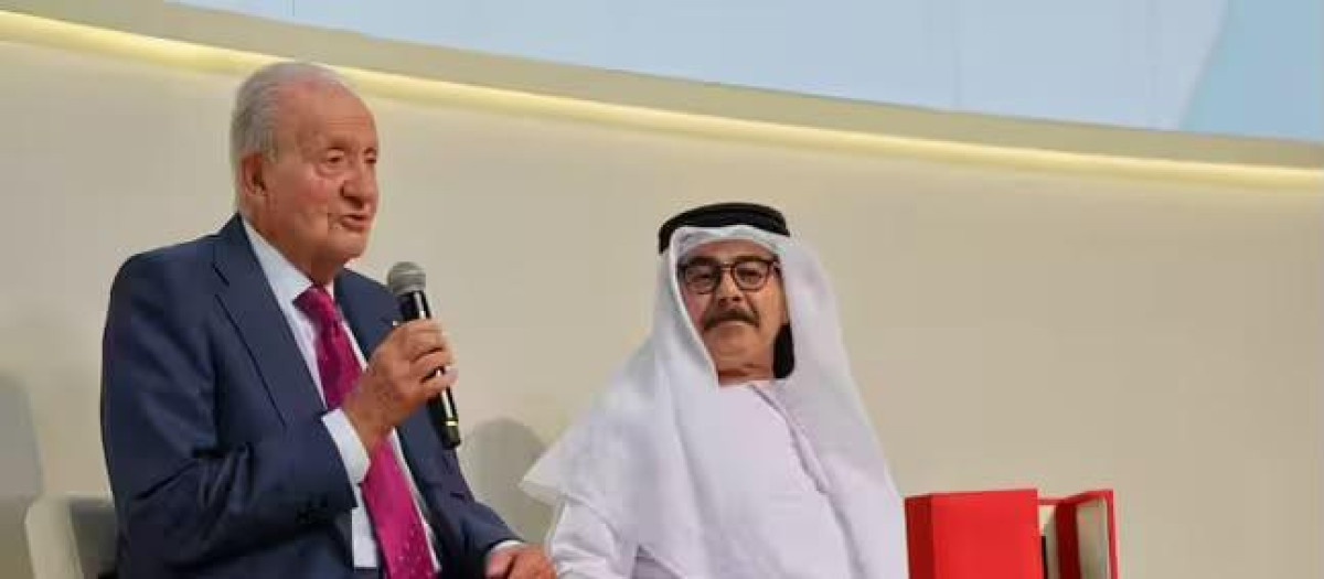 Don Juan Carlos, en la presentación de la edición en árabe de sus memorias en Abu Dabi