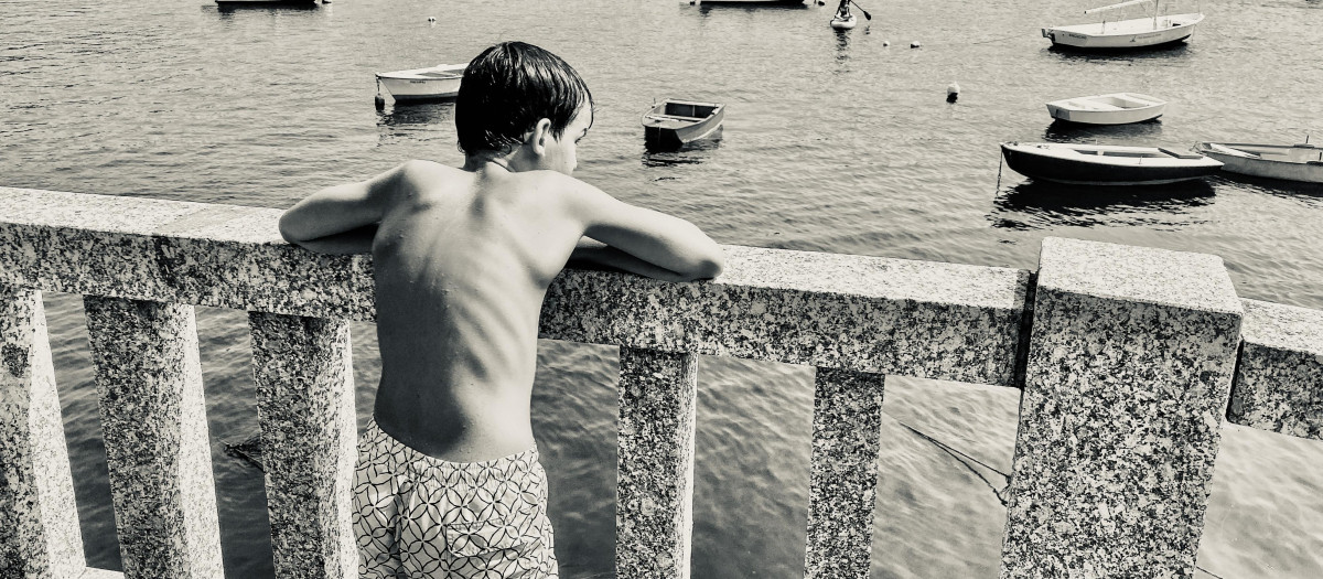 "Este verano, el hijo pequeño de unos amigos se tiró desde un puente al agua", cuenta Fernández de Mesa.
