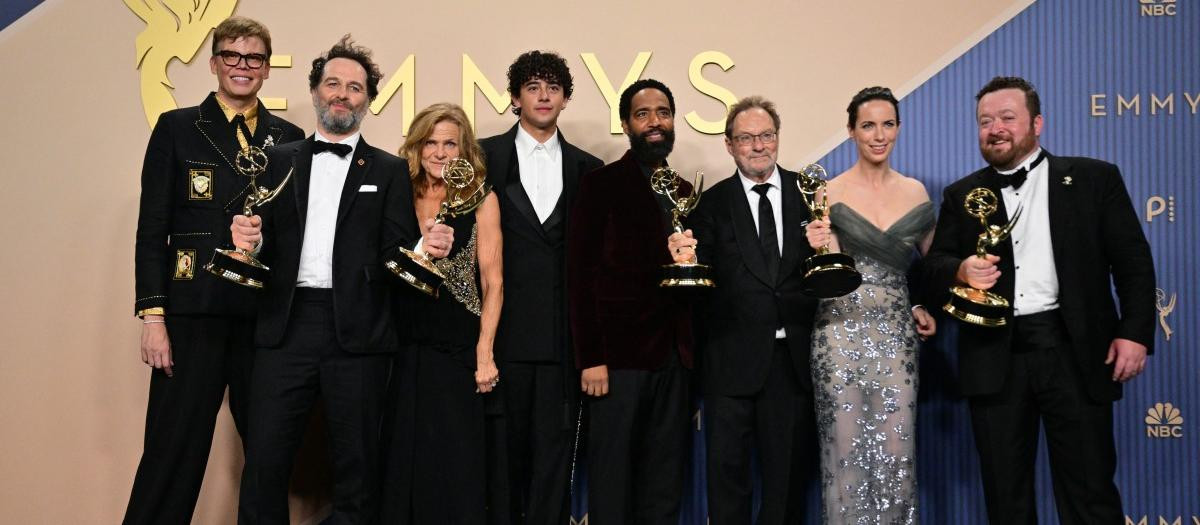 El reparto de «La maldición de Widow's Bay», ganador del Emmy a mejor serie de comedia
