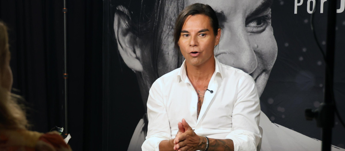 Julio José Iglesias durante la presentación de 'Julio Iglesias Experience', a 14 de septiembre de 2026, en Madrid (España).  El hijo de Julio Iglesias, el cantante español de mayor éxito internacional, pone voz a los grandes temas de su padre en este espectáculo cuya gira recorrerá la geografía española en los meses de octubre, noviembre y diciembre de 2026.,Image: 1134506719, License: Rights-managed, Restrictions: , Model Release: no  , Credit line: Raúl Terrel / Europa Press