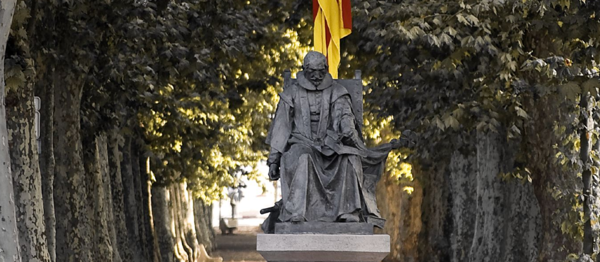 Estatua dedicada a Juan Pedro Fontanella, en Olot