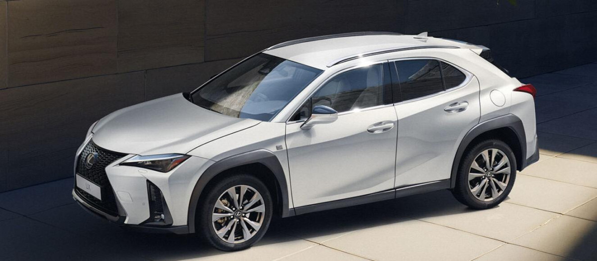 Lexus UX 2026