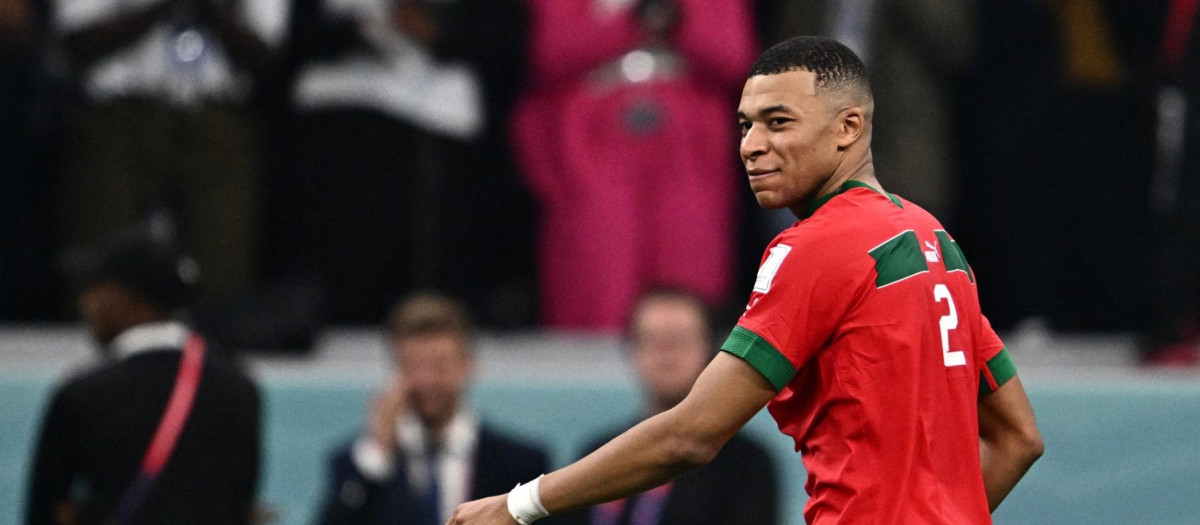 Kylian Mbappé, con la camiseta de Marruecos en el Mundial de Qatar 2022