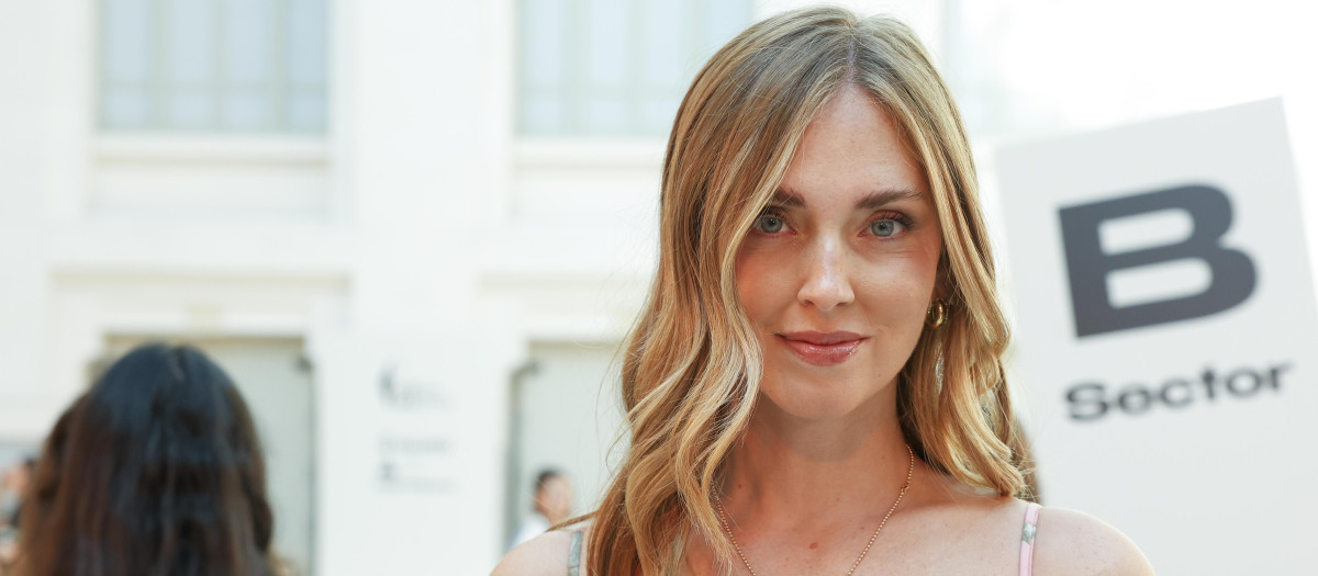 Chiara Ferragni en el frotn row de Agua Bendita