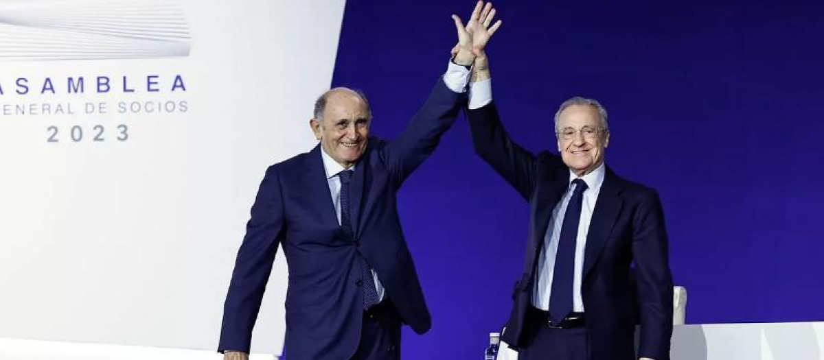 Florentino Pérez proclama a Pirri como presidente de honor del Real Madrid en la asamblea general de socios de 2023