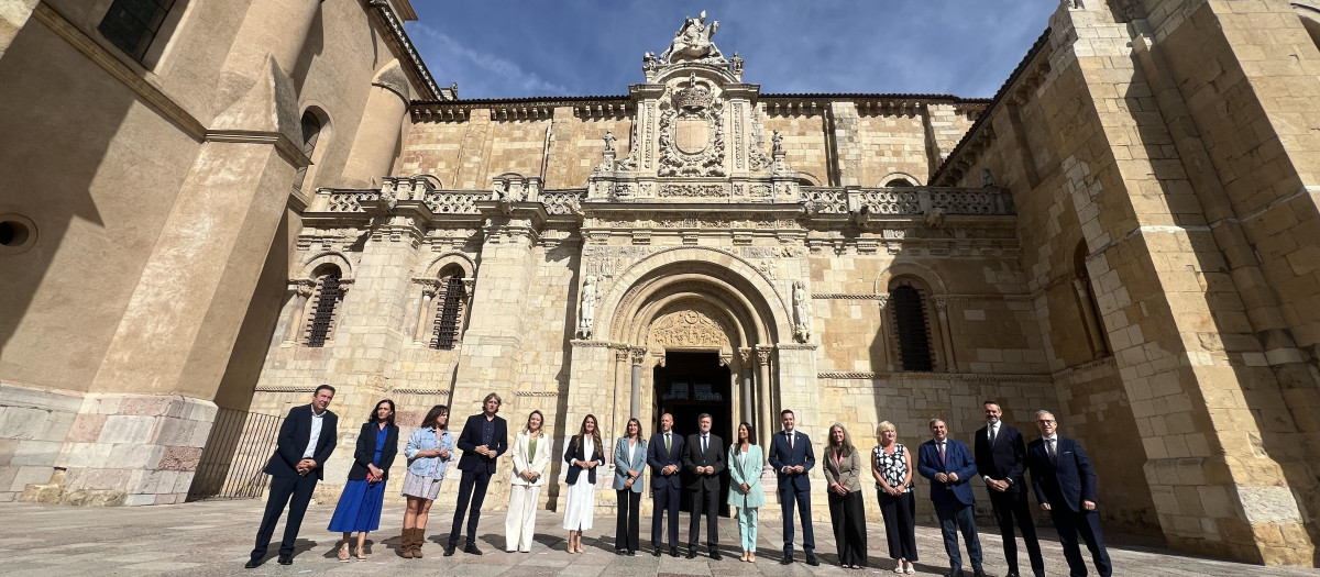 Reunión de la Mesa de las Cortes y de la Junta de Portavoces en León