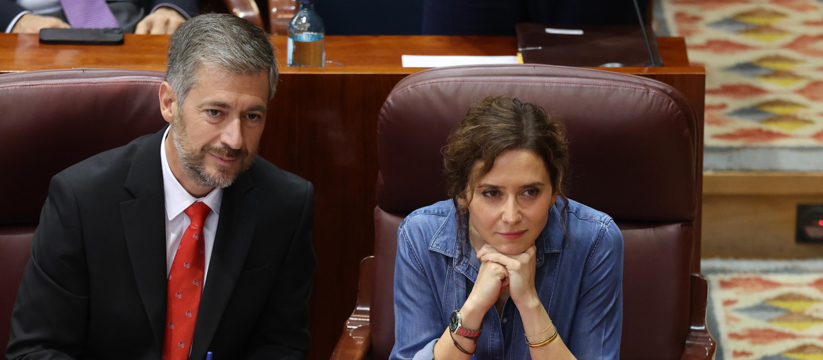 La presidenta de la Comunidad de Madrid, Isabel Díaz Ayuso, y el Consejero de Presidencia, Justicia y Administración Local, Miguel Ángel García Martín