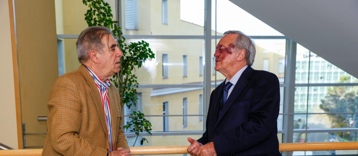 Graciano Palomo (i) con Mariano Barbacid (d)