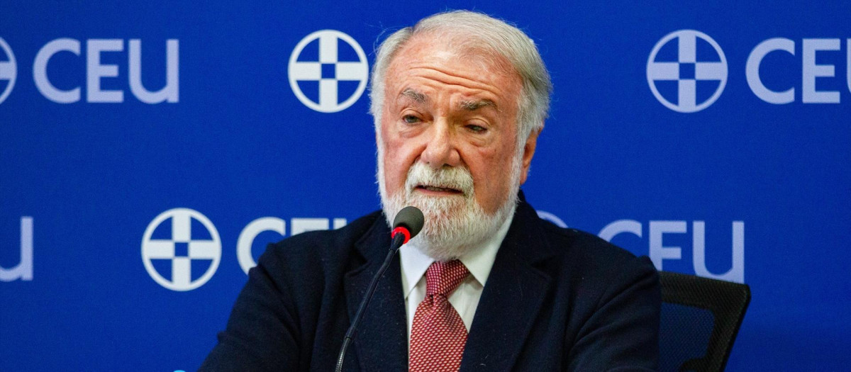 El exministro del interior y presidente de NEOS, Jaime Mayor Oreja