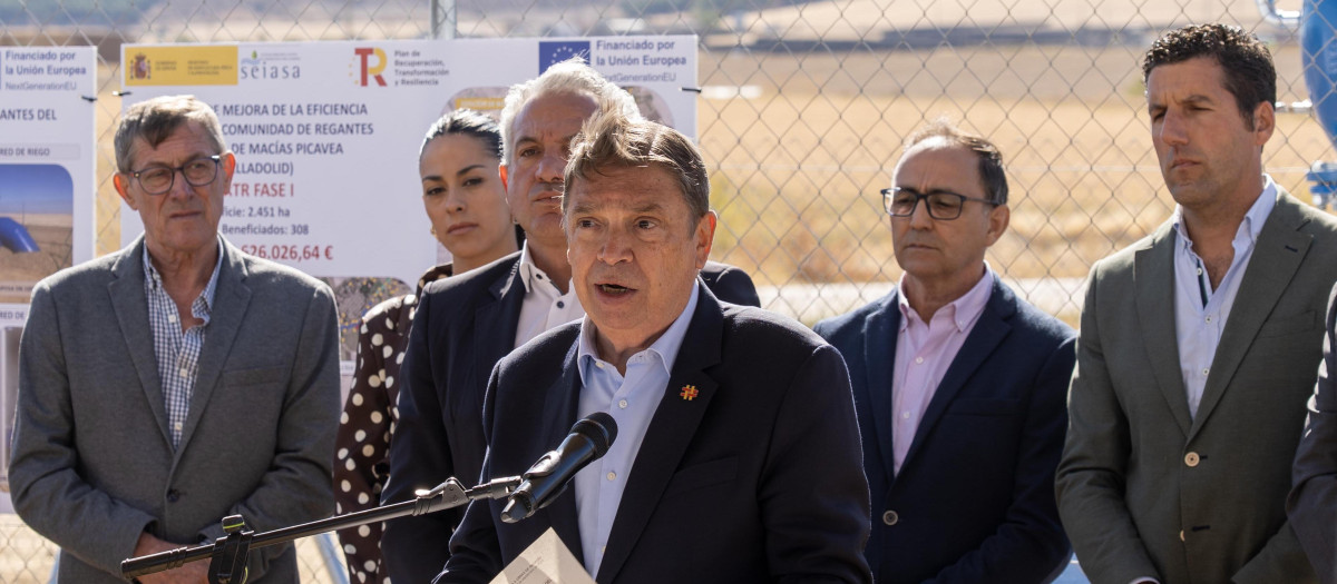 El ministro de Agricultura, Pesca y Alimentación, Luis Planas, visita las obras de mejora de eficiencia hídrica de la Comunidad de Regantes del Canal de Macías Picavea