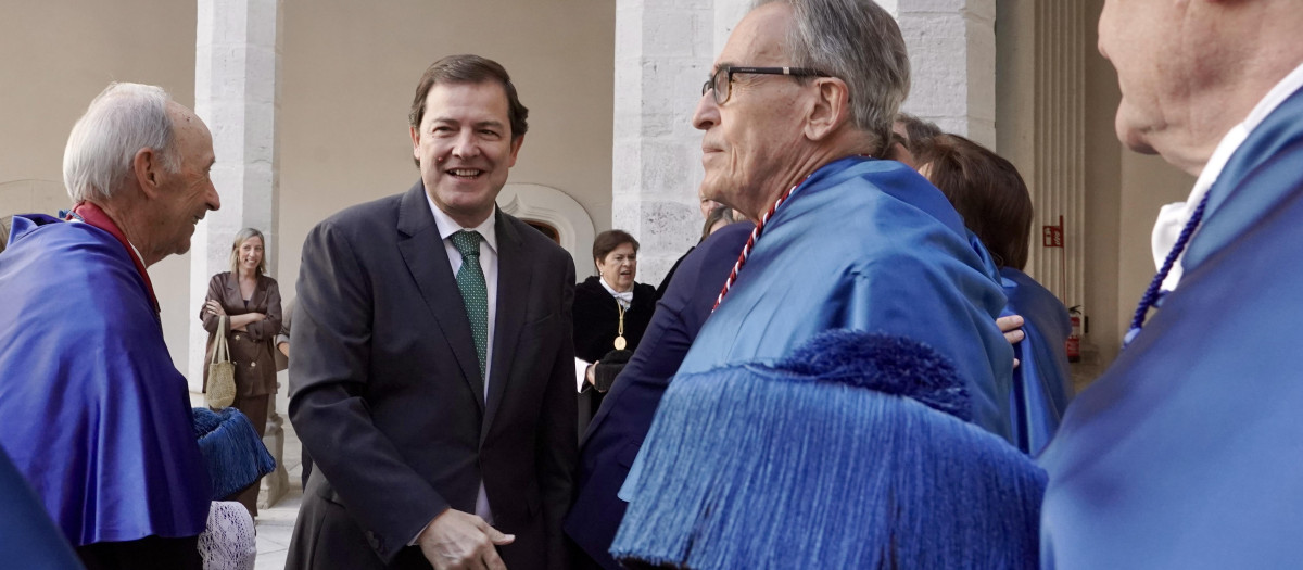 El presidente de la Junta, Alfonso Fernández Mañueco, participa en el acto de apertura del Curso Académico 2026-2027 de la UVa