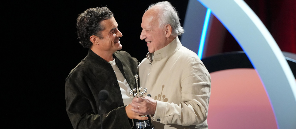 Orlando Bloom entregó el Premio Donostia a Werner Herzog