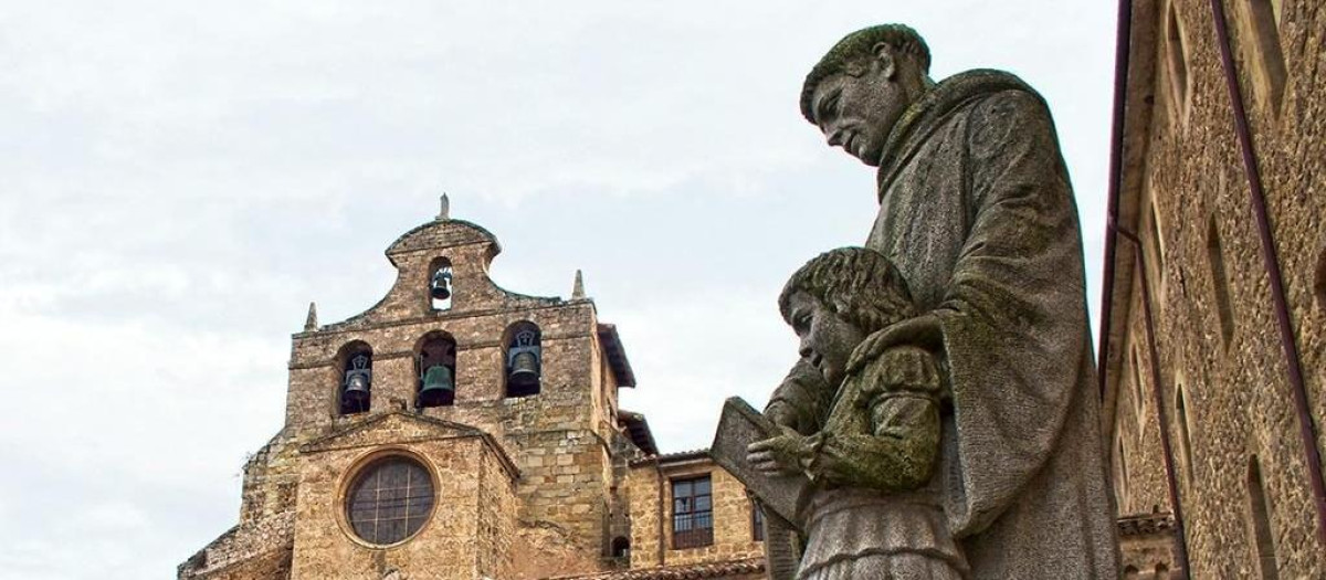 Estatua de Fray Ponce de León, en Oña, provincia de Burgos