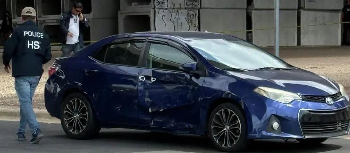 El coche del ciudadano con marcas de bala