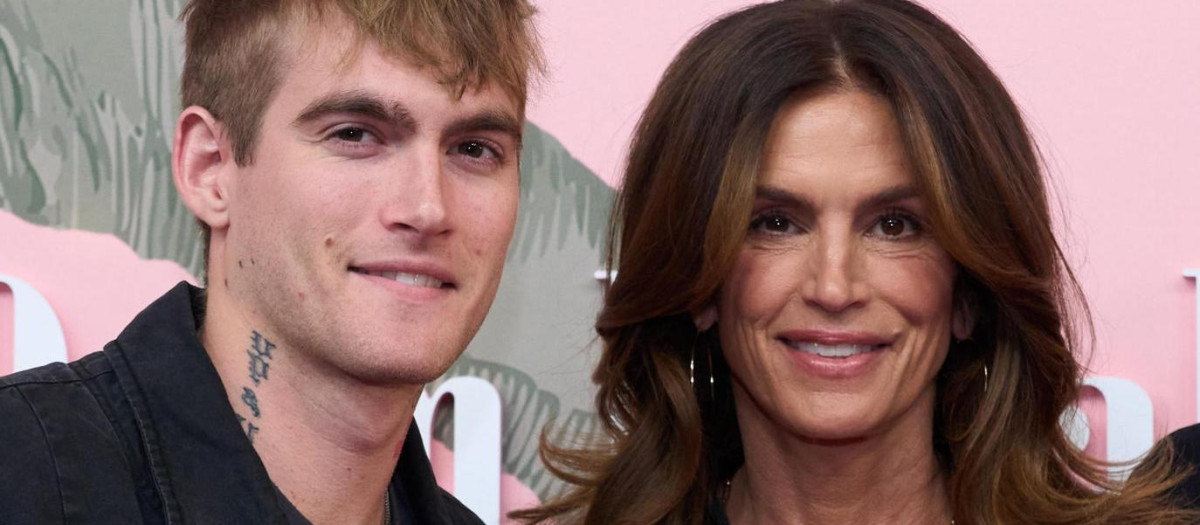 Cindy Crawford junto a su hijo Presley Gerber