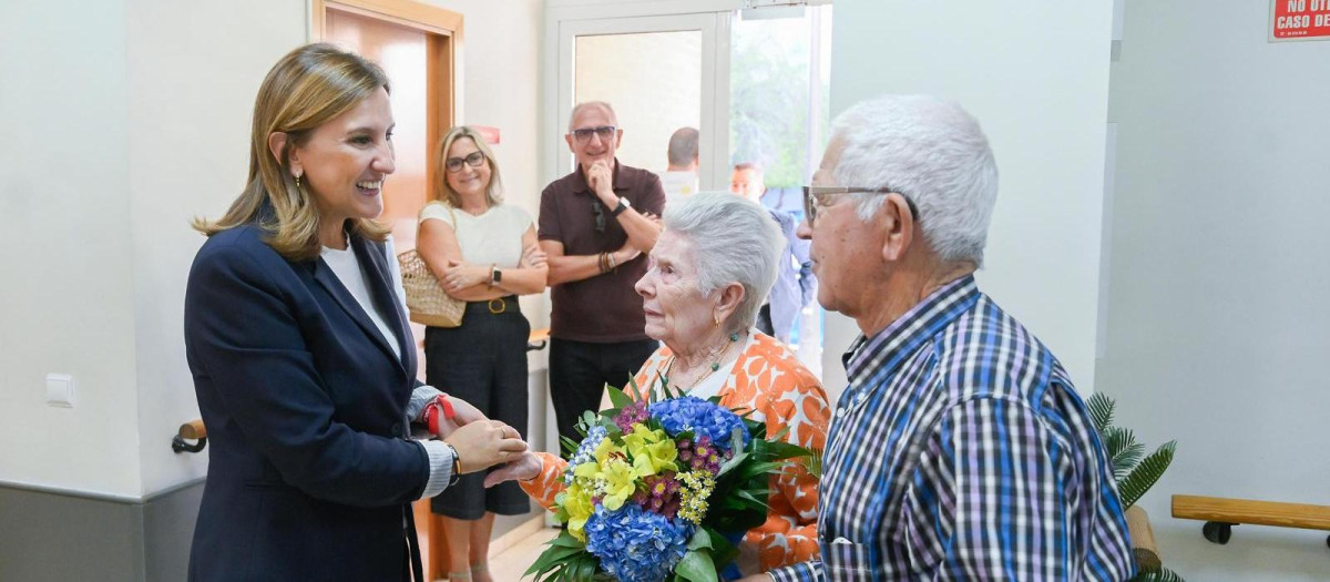 María José Catalá en su visita al centro por el Día Mundial del Alzheimer