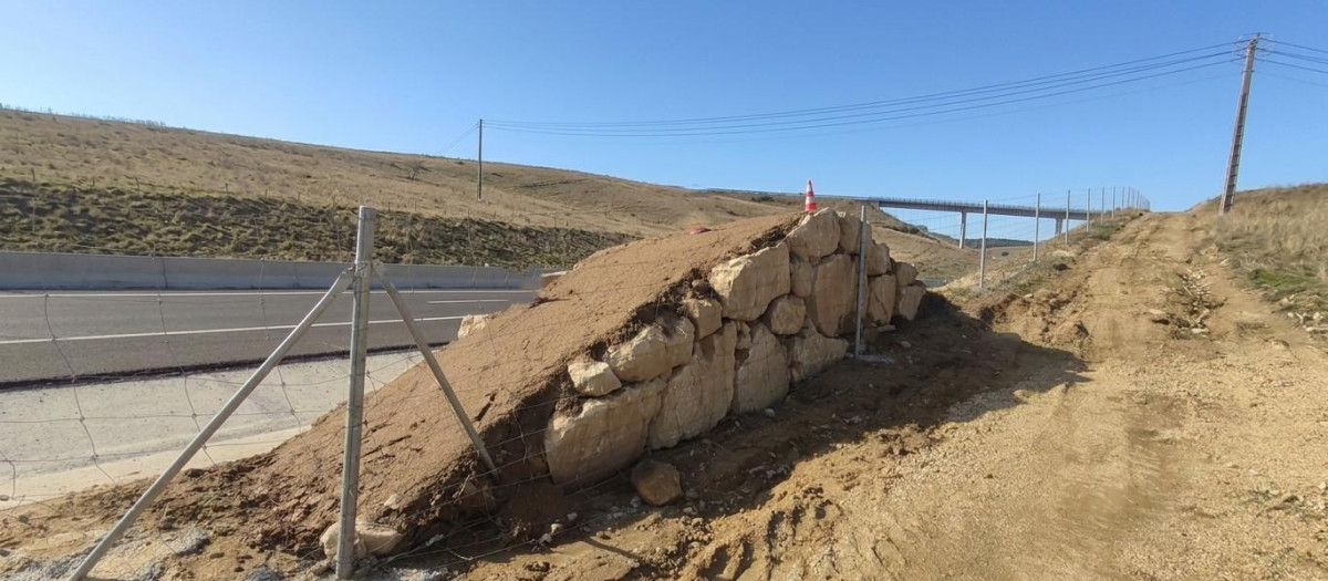 Monolito junto a las carreteras, cada vez más habituales