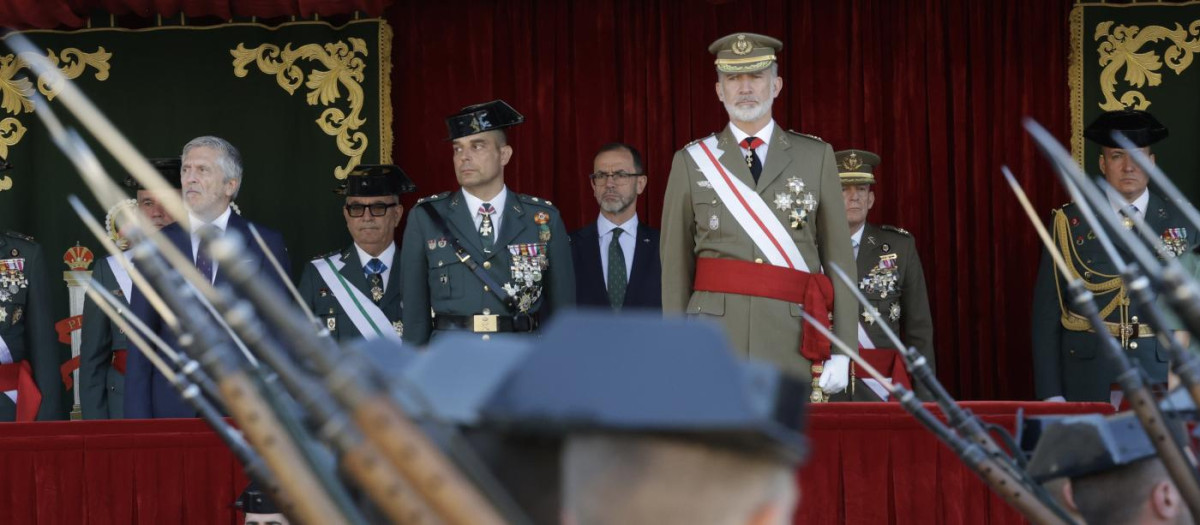 El Rey en una entrega de despachos a nuevos suboficiales de la Guardia Civil, el pasado julio en El Escorial