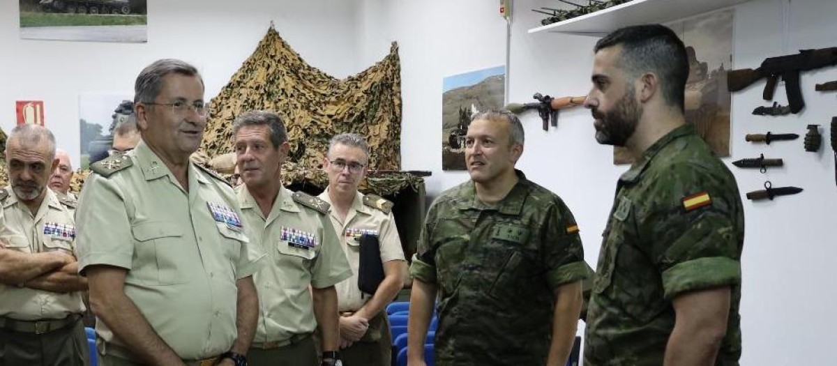 El Jefe de Estado Mayor del Ejército de Tierra visita la Comandancia General de Melilla
