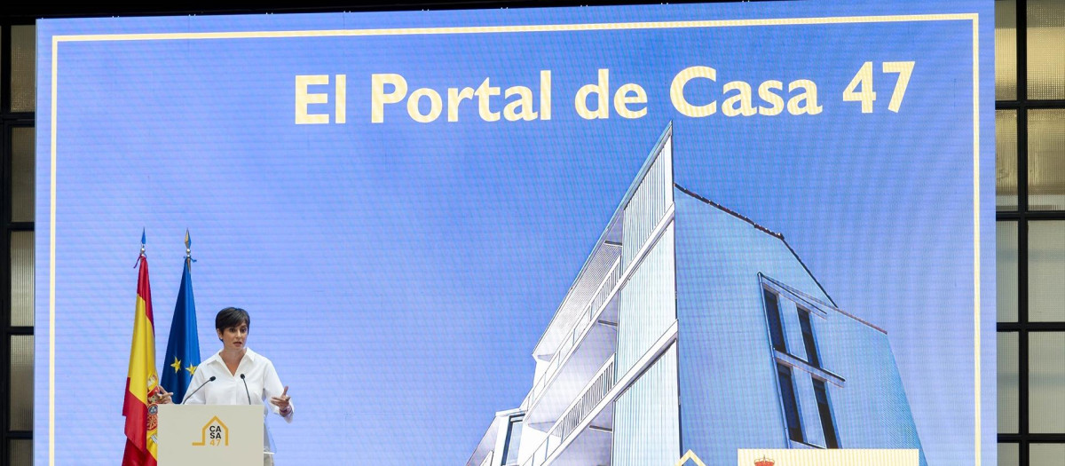 La ministra de vivienda, Isabel Rodríguez, clausura el acto ‘Más vivienda pública, más vivienda asequible