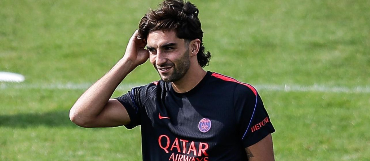 Ferran Torres, durante un entrenamiento con el PSG