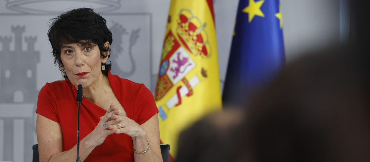 La portavoz del Gobierno, Elma Saiz, este martes en la Moncloa
