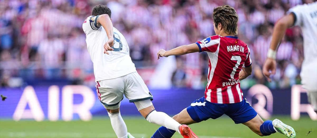 Fede Valverde, al recibir la dura entrada de Kang-in Lee