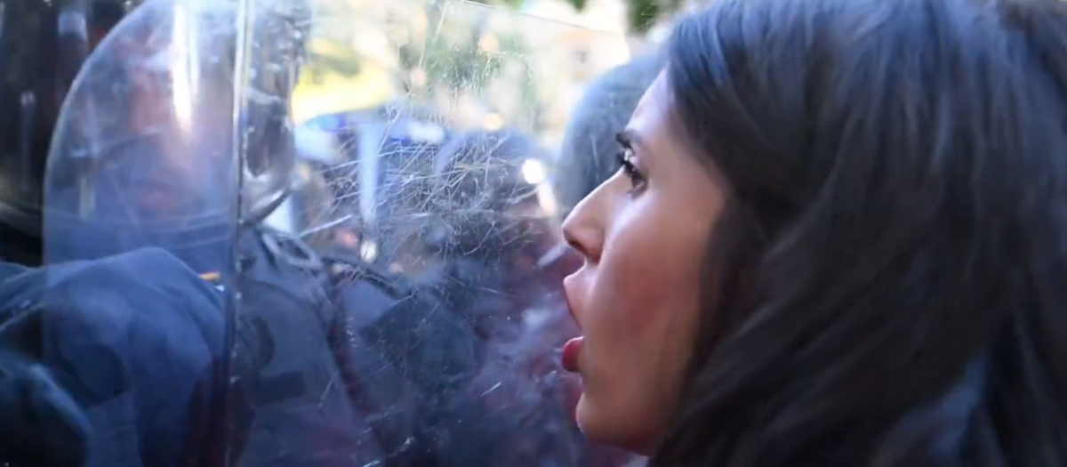 Irene Montero se encara con la policía