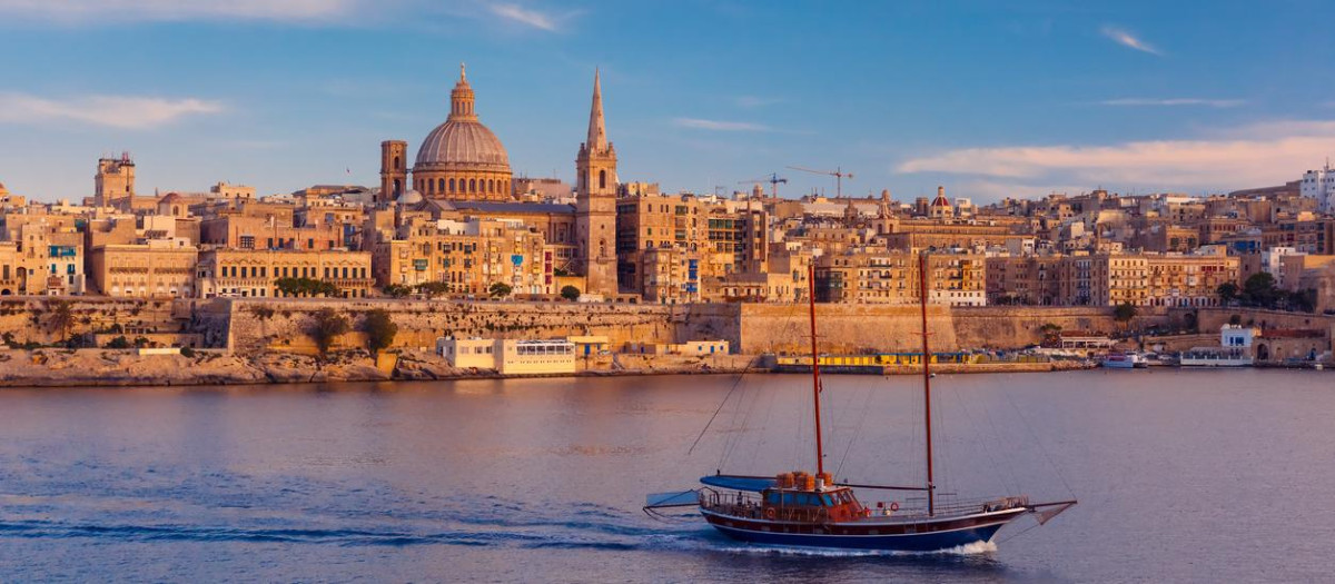 Vista de La Valeta, capital de Malta, al atardecer
