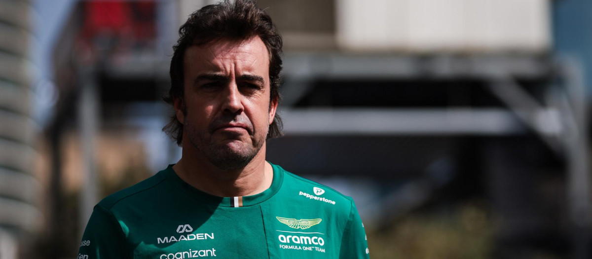 Fernando Alonso, en su llegada al Gran Premio de Bakú