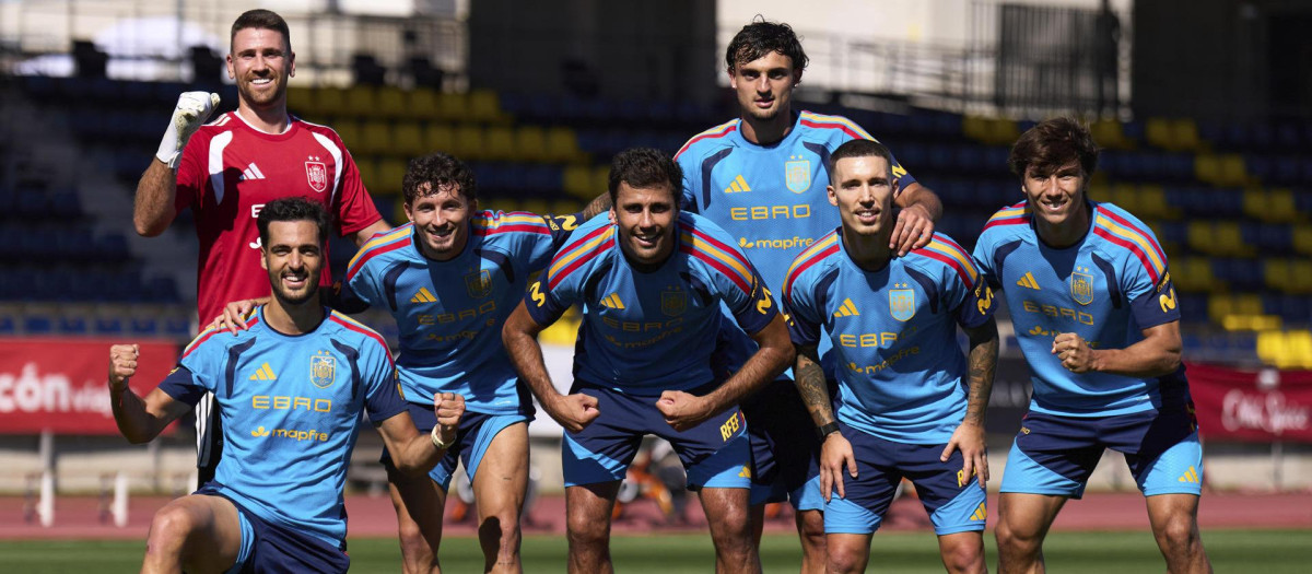 Los jugadores de la selección española en un entrenamiento en Las Rozas