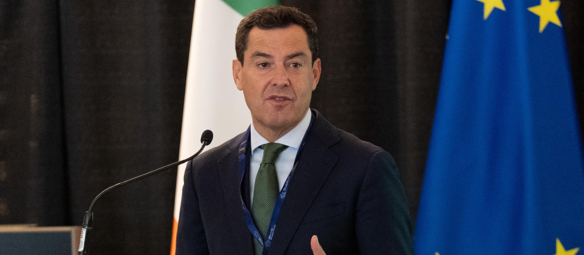 El presidente de la Junta de Andalucía, Juanma Moreno, interviene en la reunión de la Mesa del Comité de las Regiones (CdR) que se celebra en la ciudad de Mullingar, en Irlanda. A 23 de septiembre de 2026 en Mullingar (Irlanda). La reunión de la Mesa del Comité Europeo de las Regiones en Mullingar se ha reunido bajo el lema 'Comunidades prósperas y sostenibles. Construyendo una Europa que funcione para todos los territorios', donde Juanma Moreno ha abordado dos debates: El primero, centrado en la competitividad, la innovación y la resiliencia económica de los territorios de Europa, y el segundo girará en torno al acceso a la vivienda, especialmente entre los jóvenes.

Francisco J. Olmo / Europa Press
23/9/2026