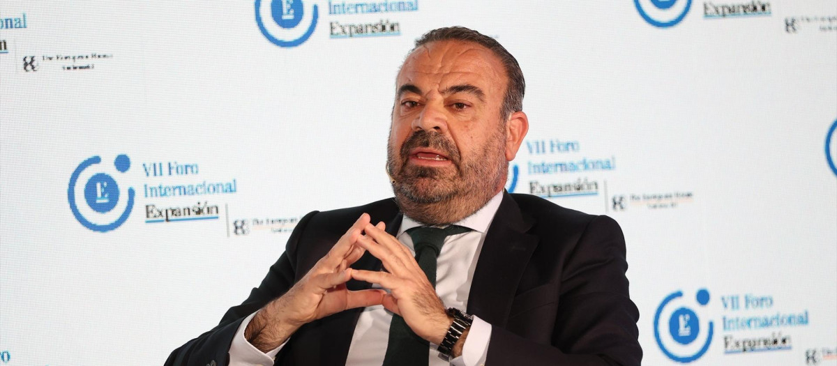 El presidente y consejero delegado de Meliá, Gabriel Escarrer, durante la primera jornada del VII Foro Internacional Expansión, en el Parador de Alcalá de Henares, a 19 de mayo de 2025, en Alcalá de Henares, Madrid (España). El foro, organizado por el diario económico, reúne a líderes empresariales, políticos y expertos internacionales y aborda los grandes desafíos económicos, geopolíticos y tecnológicos de la nueva era global, con sesiones dedicadas a geopolítica, inteligencia artificial, competitividad empresarial, energía, finanzas y la internacionalización de la economía.

Alejandro Martínez Vélez / Europa Press
19/5/2026