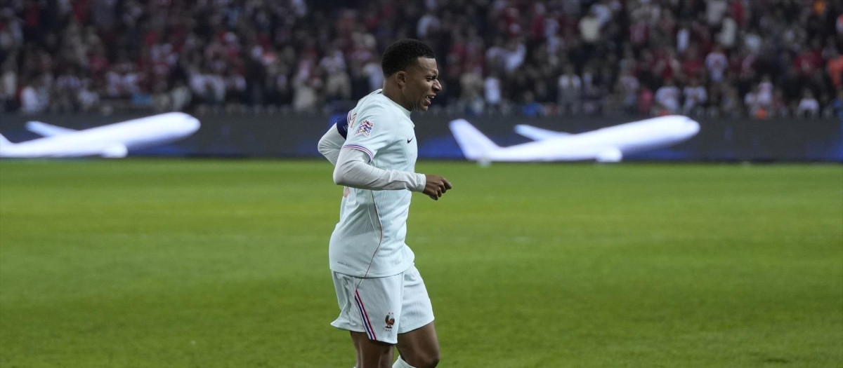 Mbappé cojea tras marcar el 0-1 ante Turquía