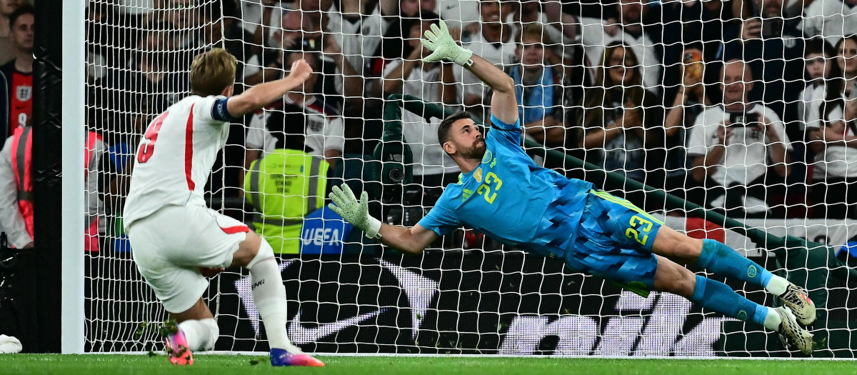 Harry Kane falla un penalti ante España