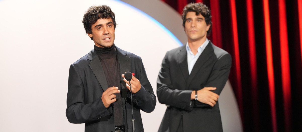 Los directores Javier Cavlo y Javier Ambrossi durante la gala de clausura del Festival de San Sebastián,
Unanue / Europa Press
26/9/2026