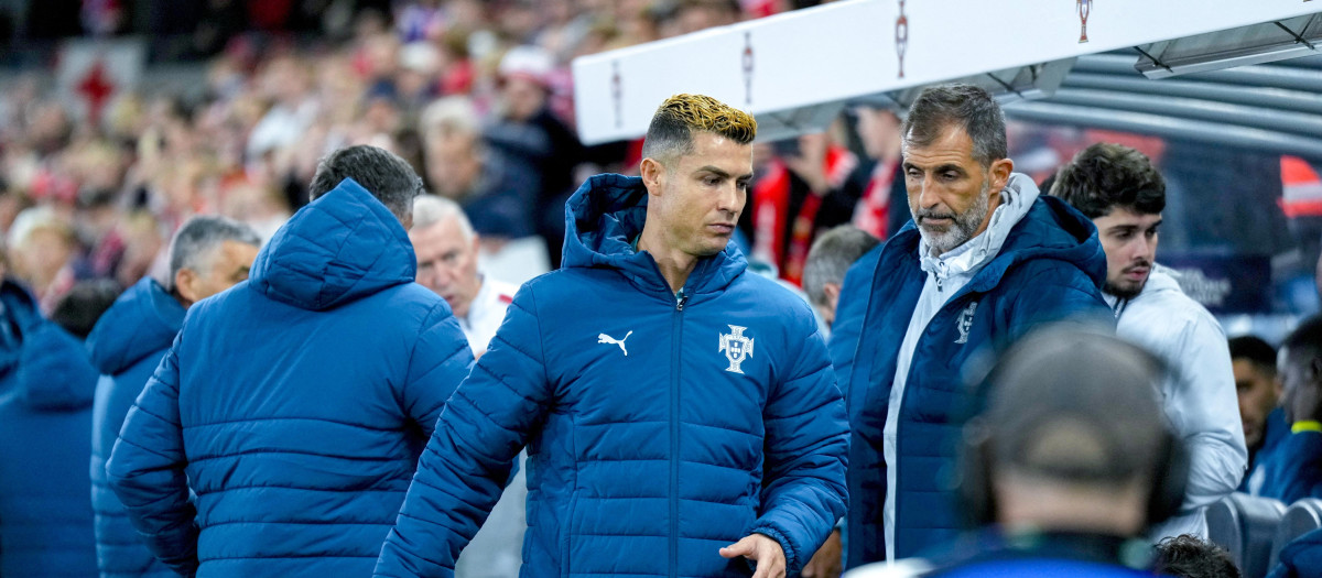 Cristiano Ronaldo, dirección al banquillo en el Noruega - Portugal