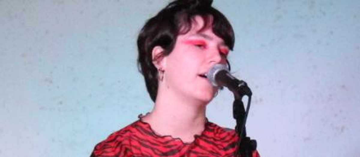 Ane Zubeldia Magriñá, ganadora del Premio Nacional de Poesía Joven