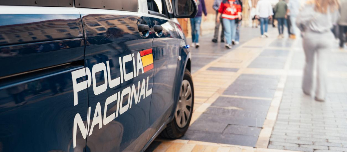 Coche de policía español